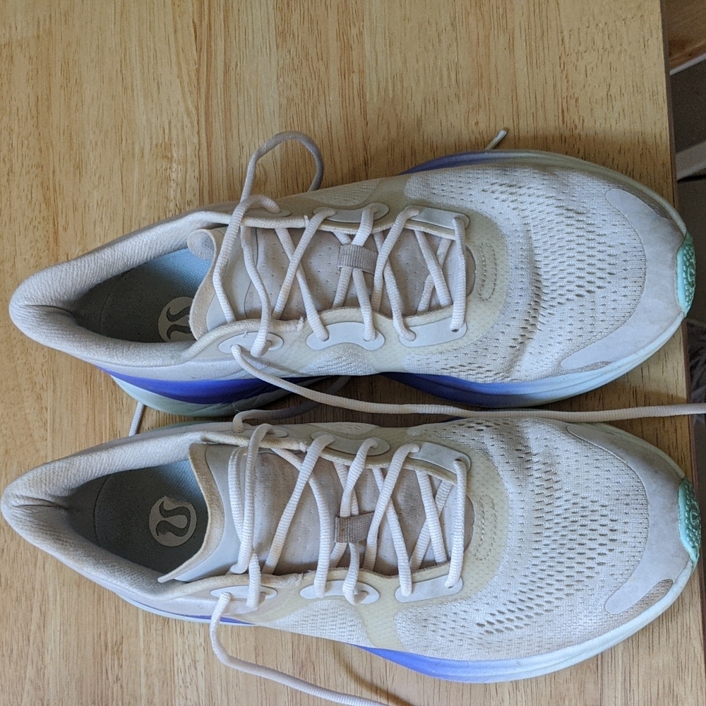 Lululemon Blissfeel women's running sneakers size 10
